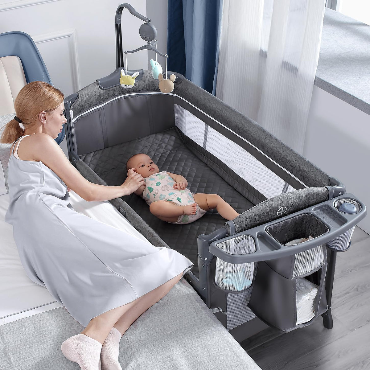 Baby Bassinet Bedside Crib K2919