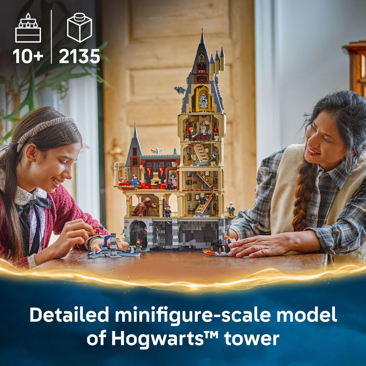Building Set with 12 Collectible Minifigures Y7048